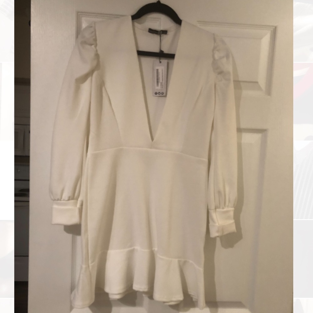 Boohoo White Plunge Neck Ruffle Dress Size L